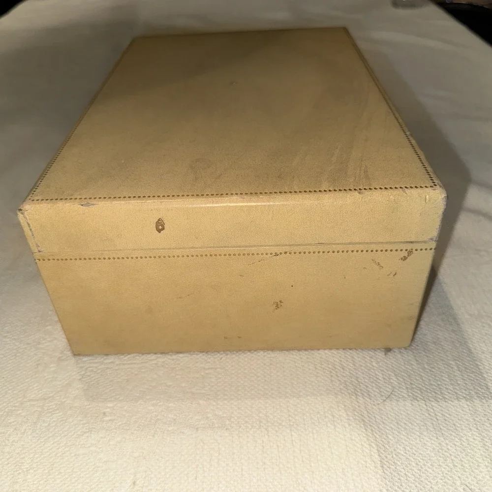 The Unbranded Brand large vintage